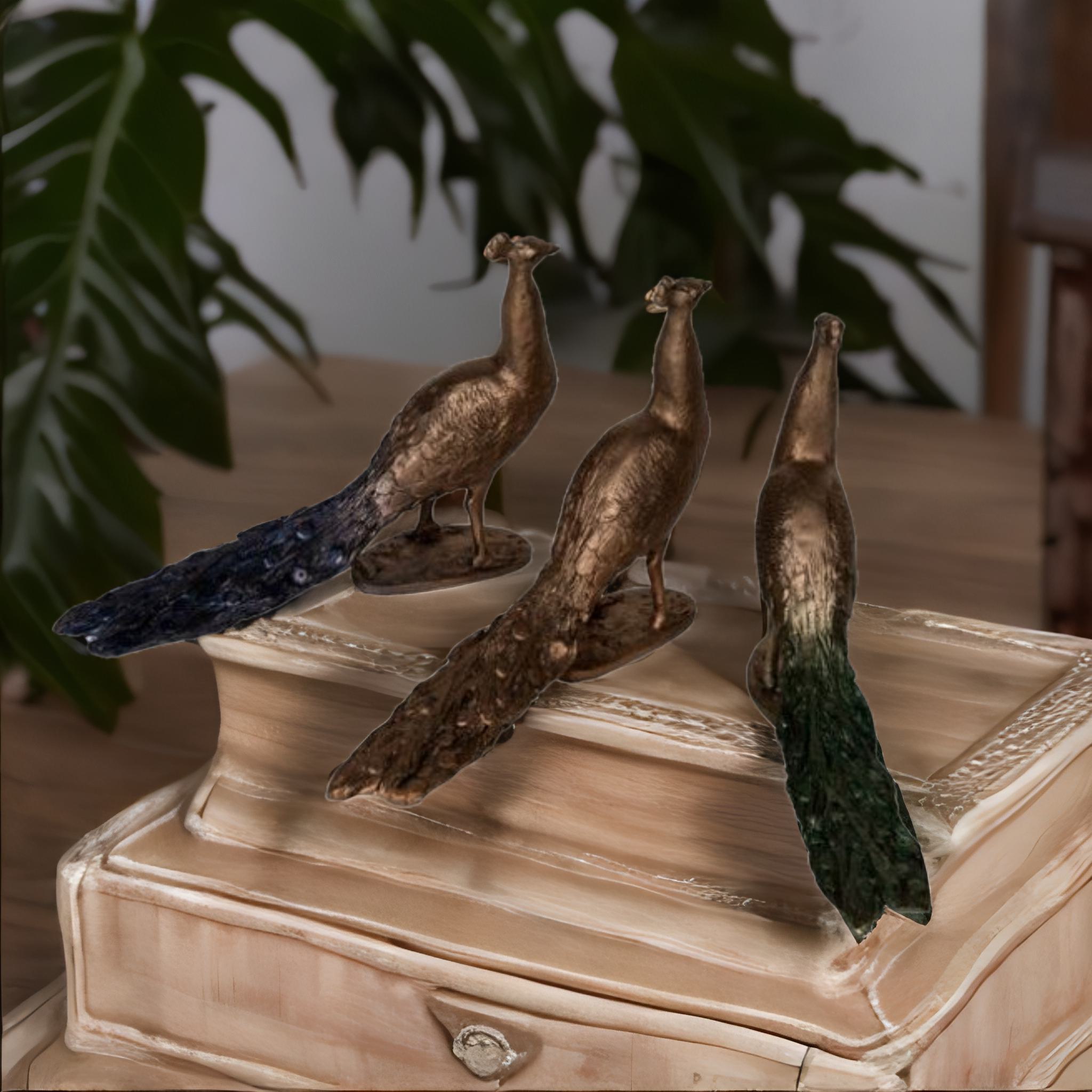 Peacock figurine Bird
