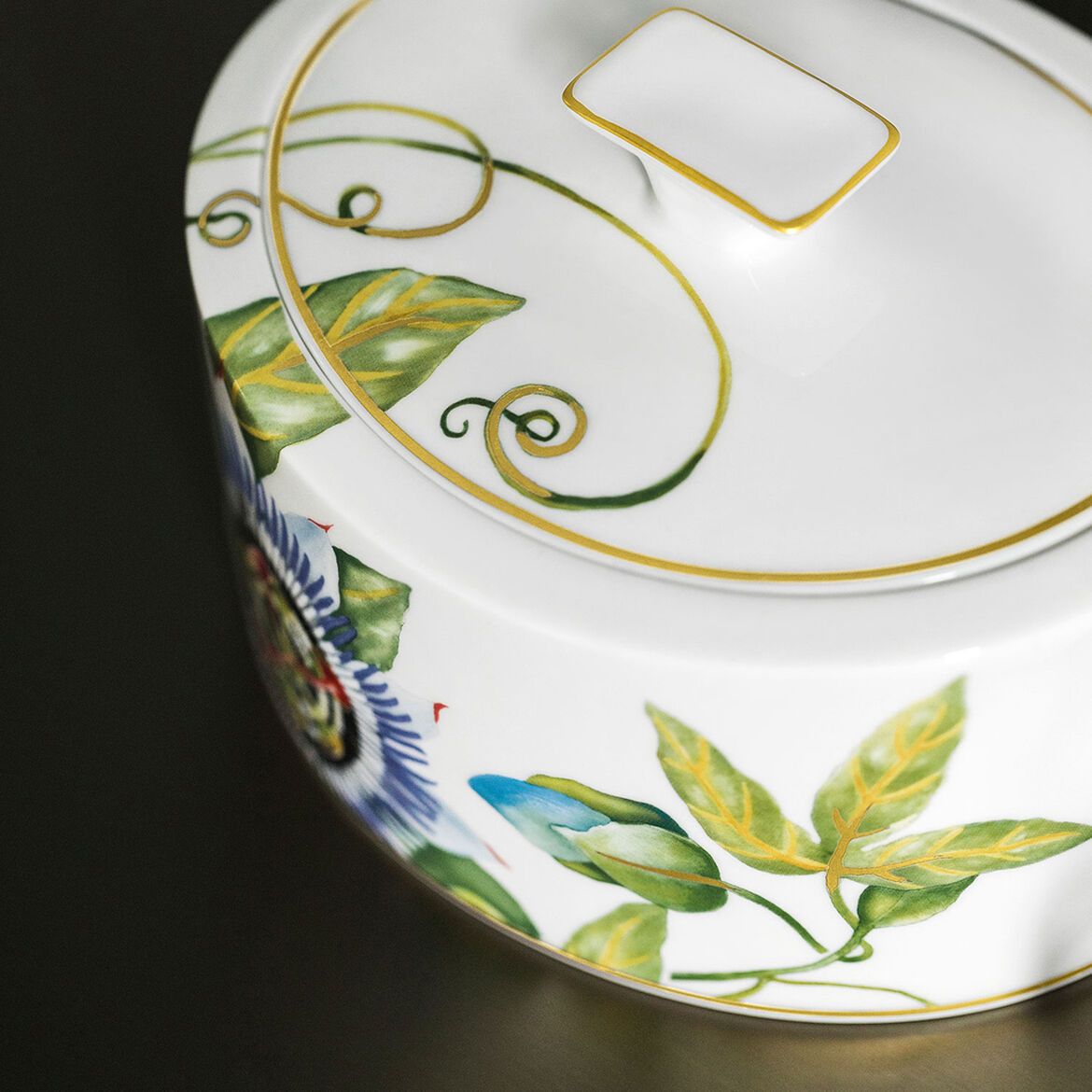 Amazonia Gifts Porcelain box 16x13x10cm