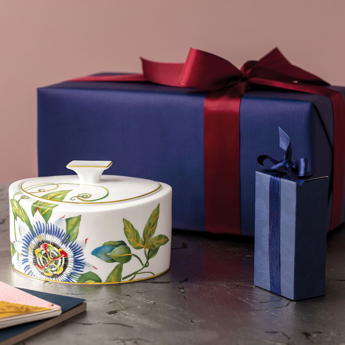 Amazonia Gifts Porcelain box 16x13x10cm