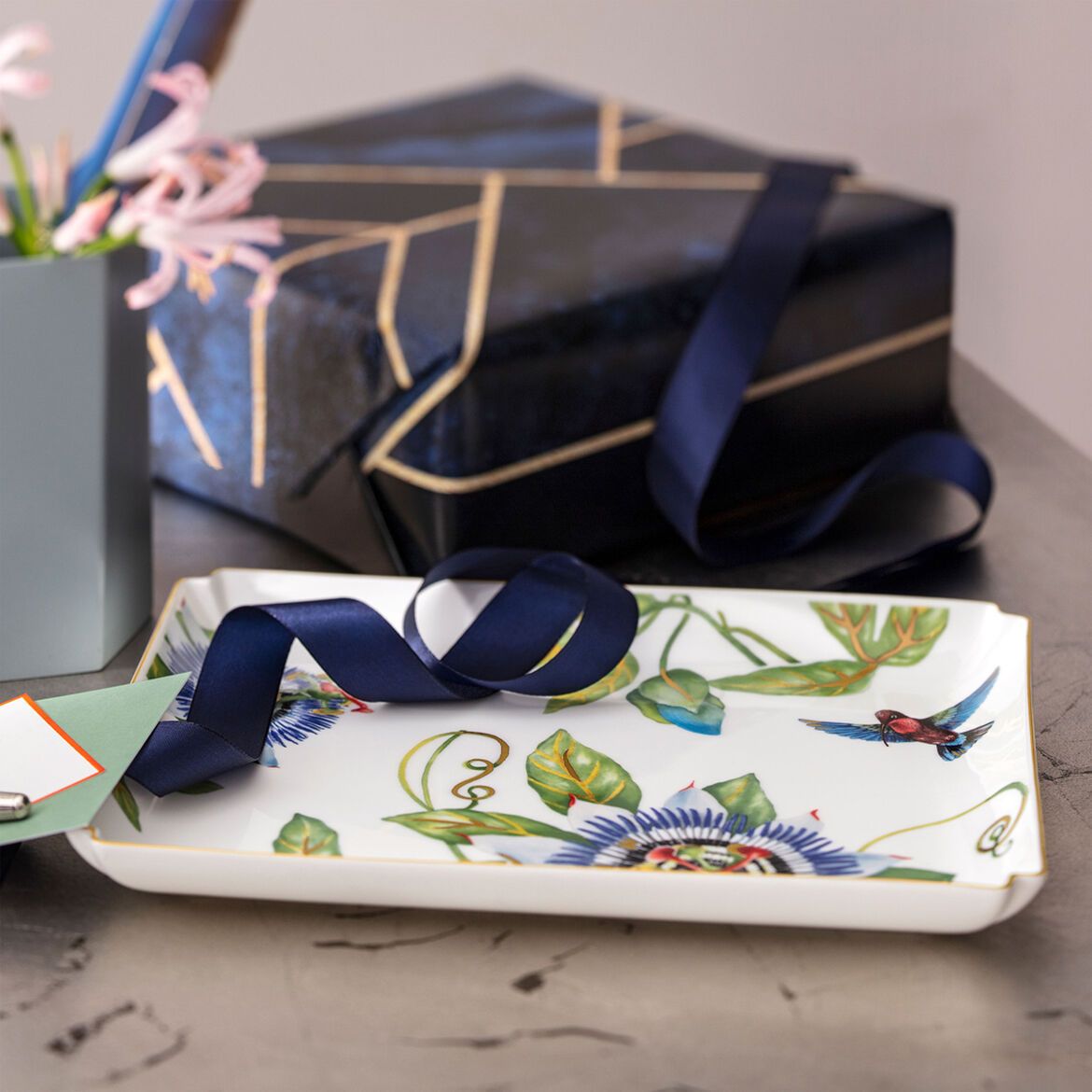 Amazonia Gifts large decorative bowl 28 x 21 cm