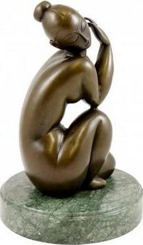 Kunst and ambiente modern bronze figure - female nude - signed amedeo modigliani