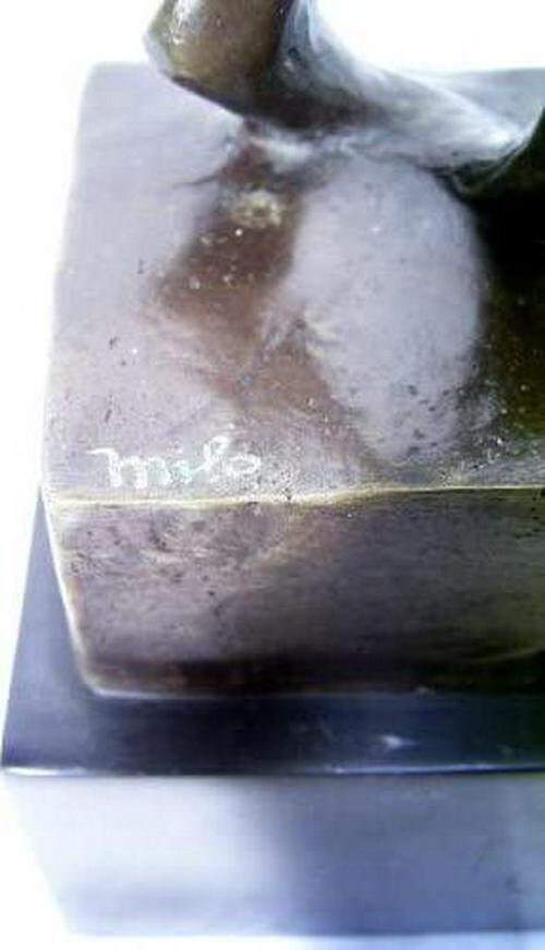 Kunst and ambiente modern art sculpture - abstract bronze nude - signed by milo - marble base