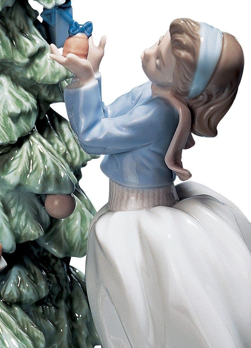 Trimming the tree figurine porcelain sculpture by lladro Christmas gift fireplace decor