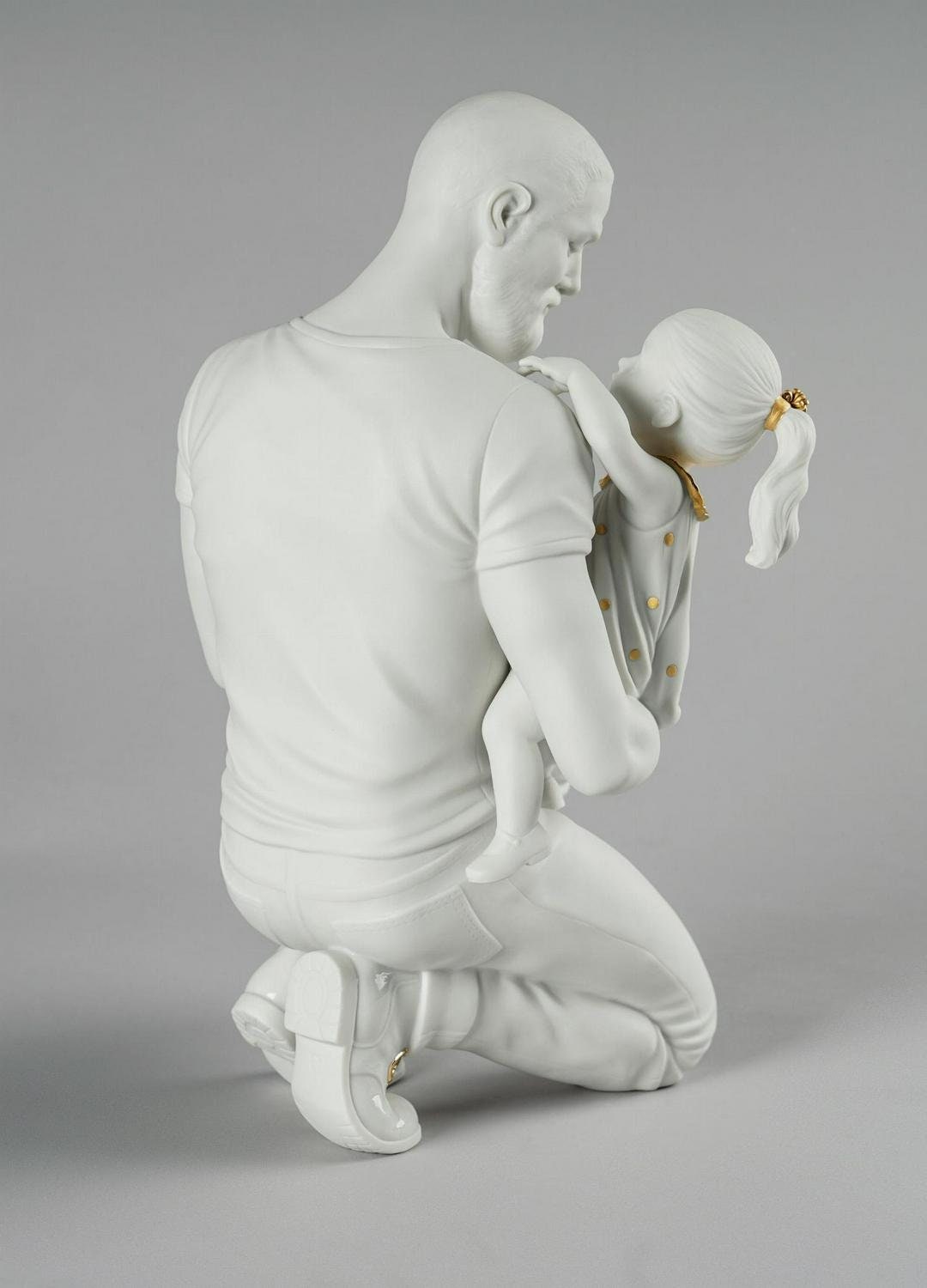 In daddy's arms figurine. golden luster and white porcelain sculpture by lladro home decor birthday gift