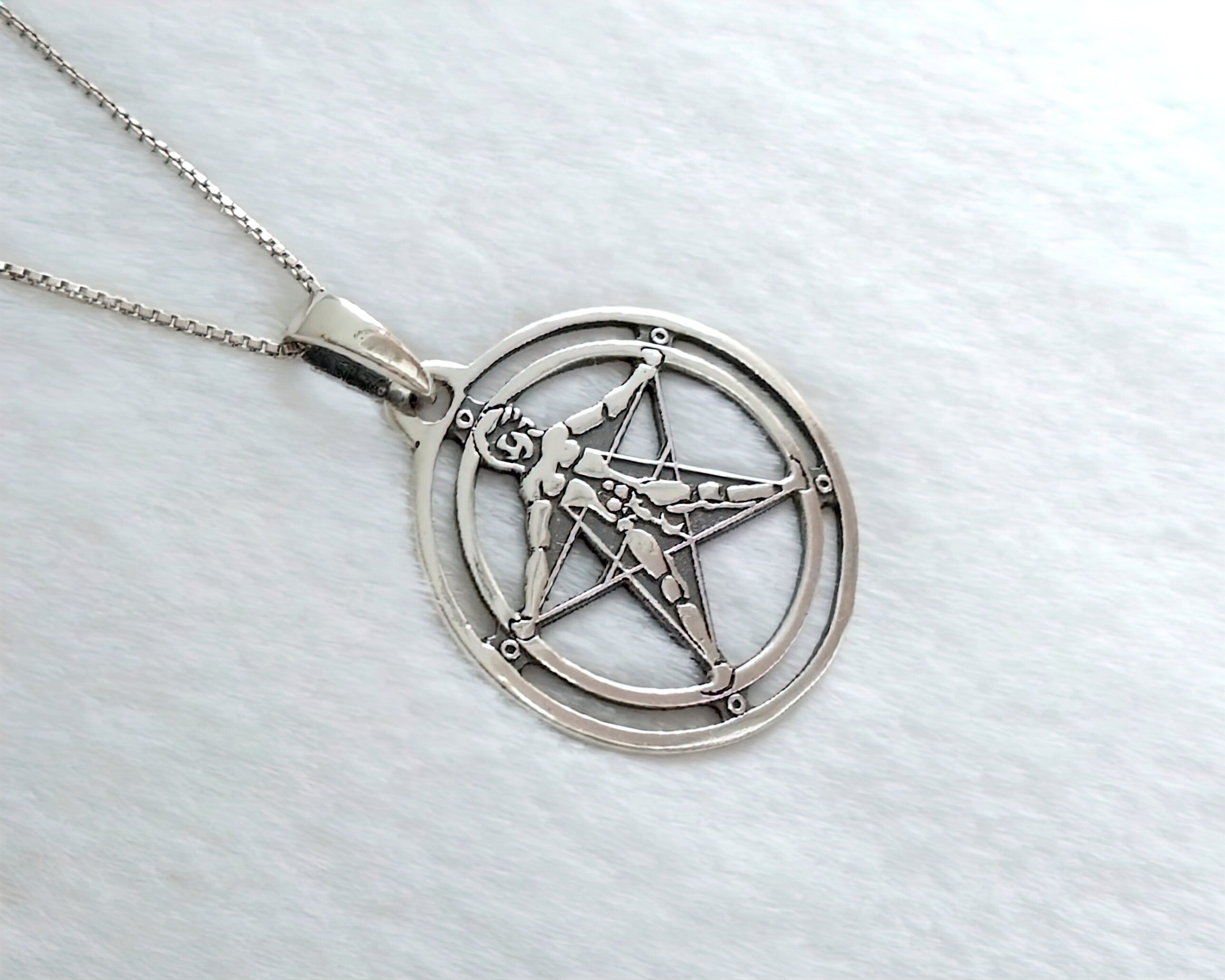 Vitruvian Man Pendant. Da Vinci Man. Human Anatomy. Leonardo Da Vinci. Anatomy Pendant. Da Vinci Pendant. Medical student gift. Medical gift