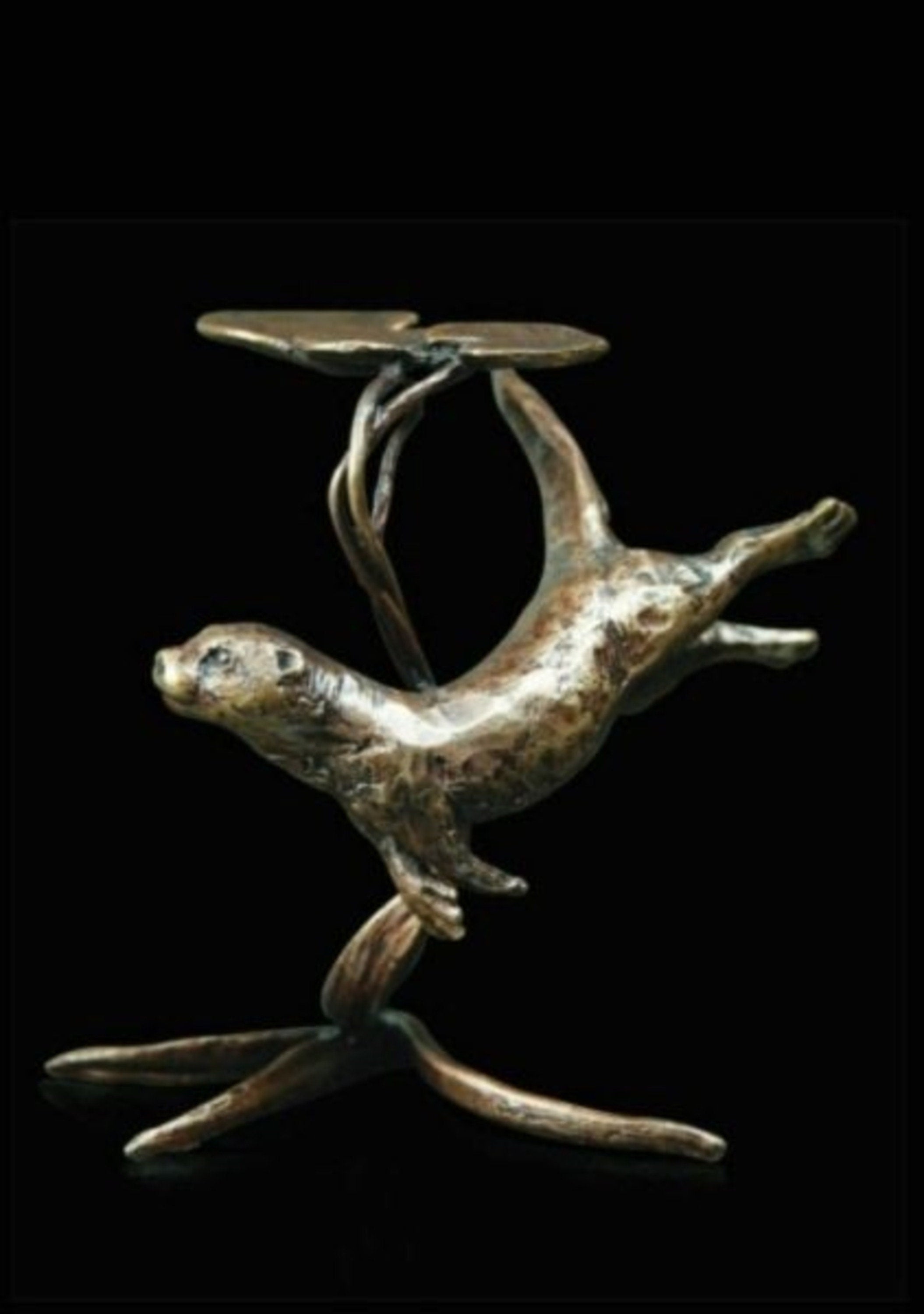 Otter Bronze Miniature (Butler and Peach)