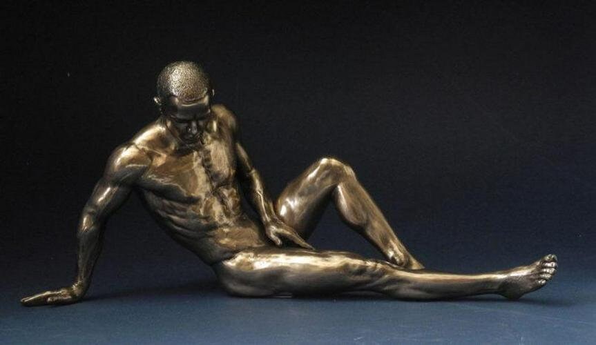 Resting nude male alone bronze figurine home decor
