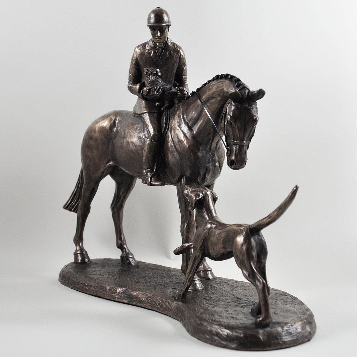 Country companions hunter and hound figurine (harriet glen) animal sculpture home decor