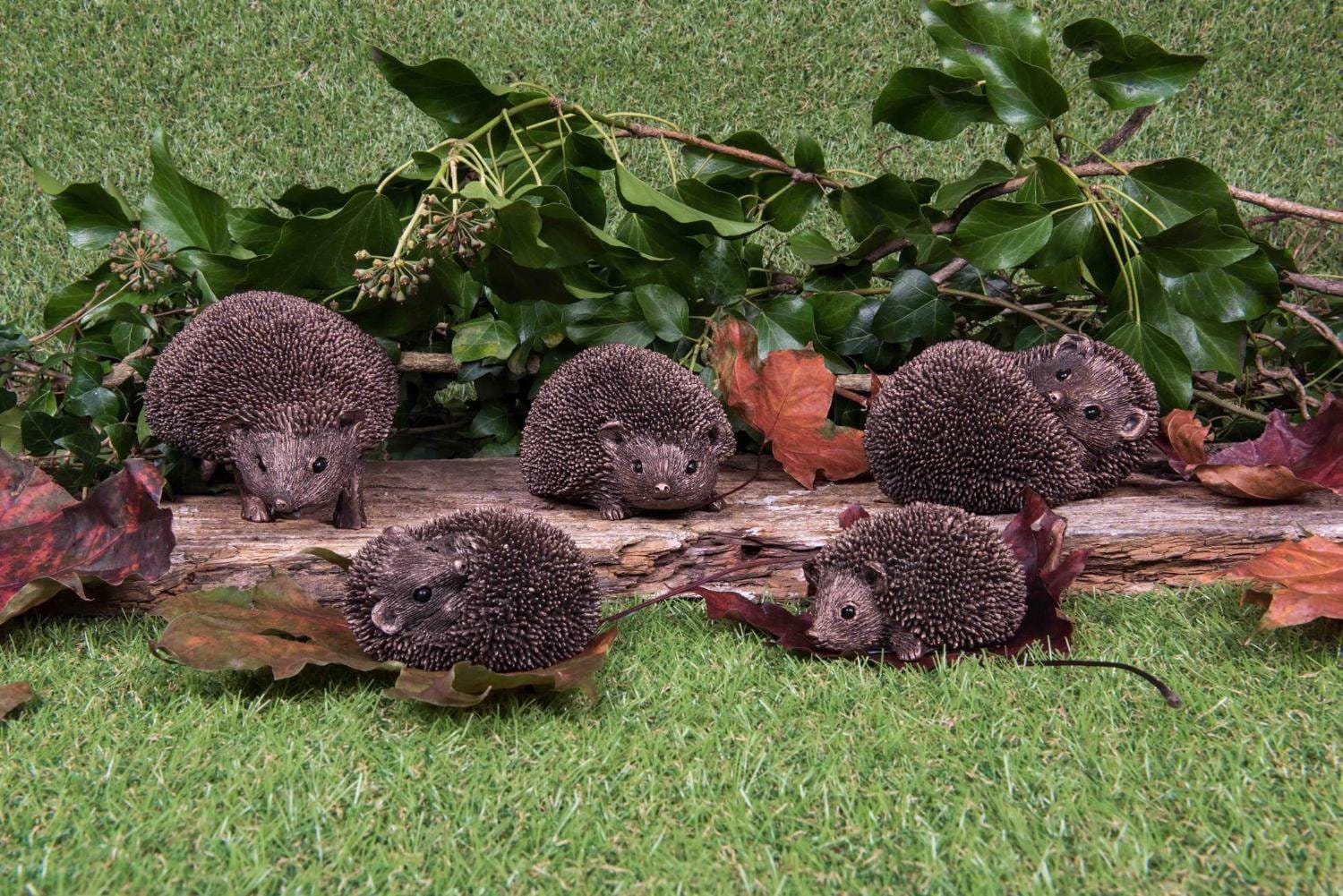 Wiggles the hedgehog bronze sculpture (thomas meadows) 12cm