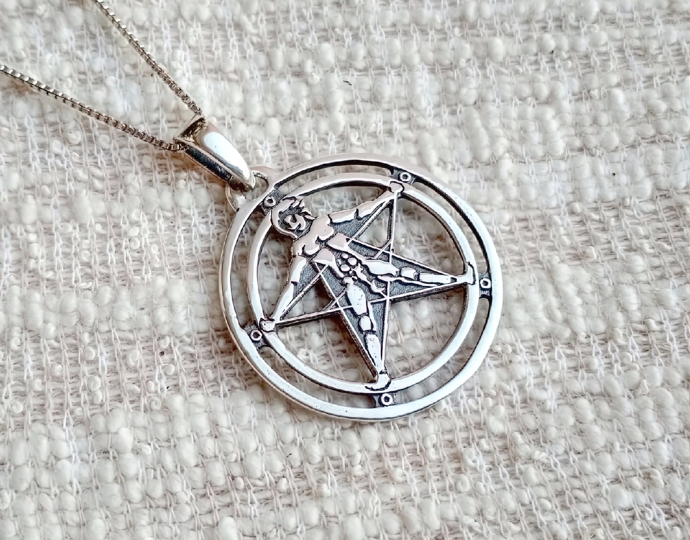 Vitruvian Man Pendant. Da Vinci Man. Human Anatomy. Leonardo Da Vinci. Anatomy Pendant. Da Vinci Pendant. Medical student gift. Medical gift